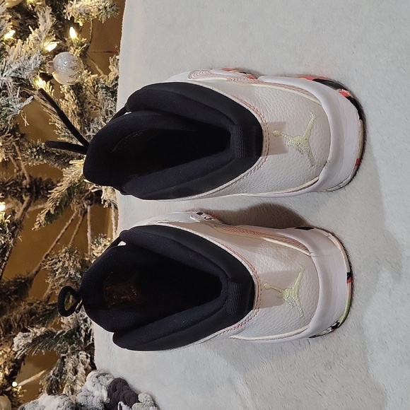 Air Jordan 10 Retro SE BV1843 176 White/Barely Volt-Black Sneakers - Picture 5 of 14